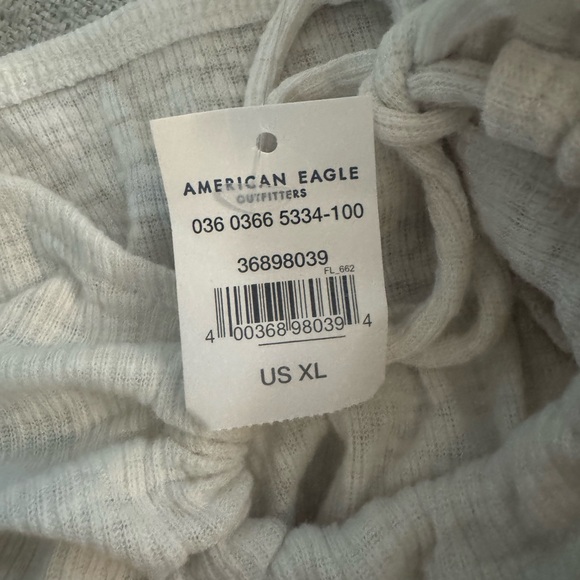 American Eagle Ruffled Top - Picture 4 of 4